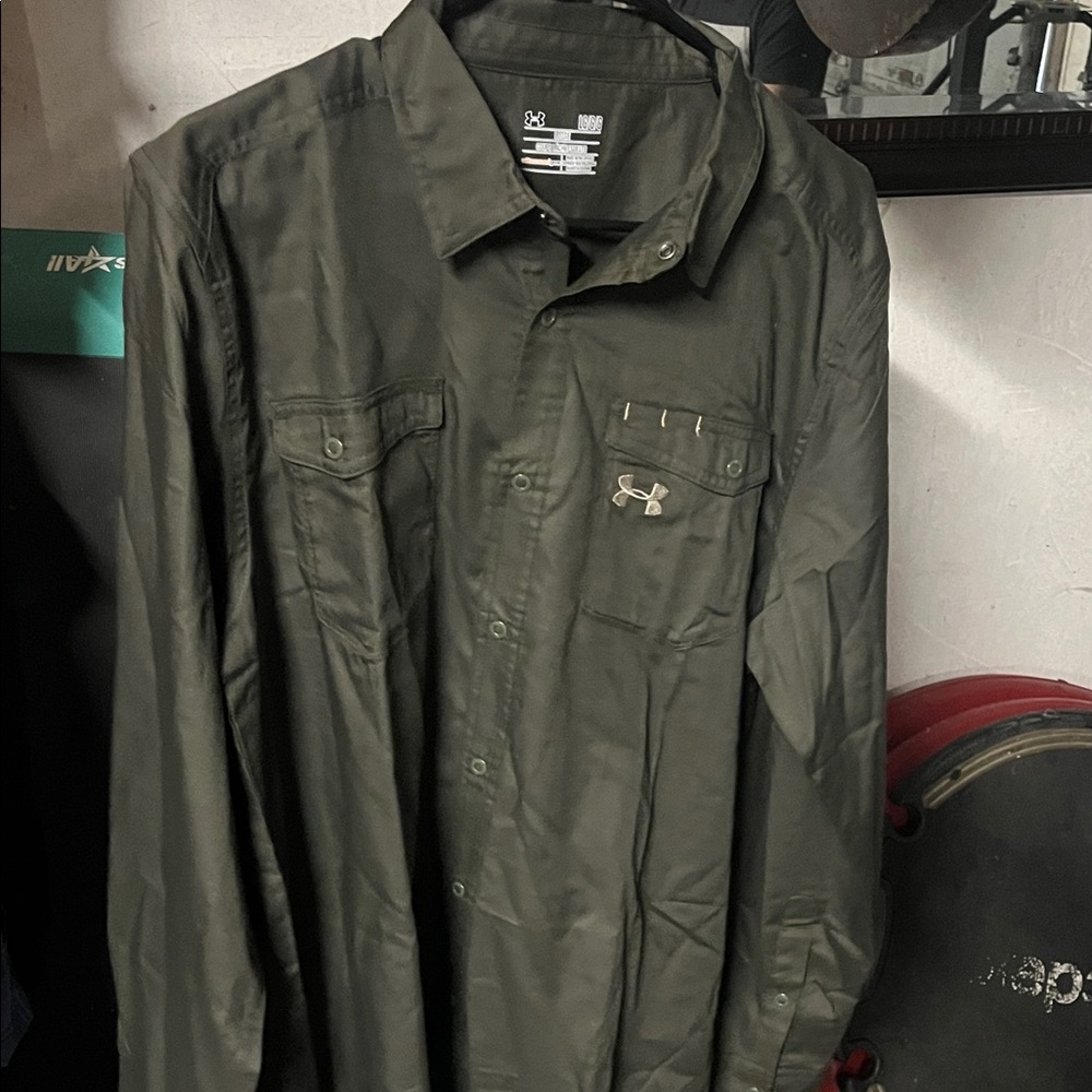 Under Armour Men's Olive Green Shirt